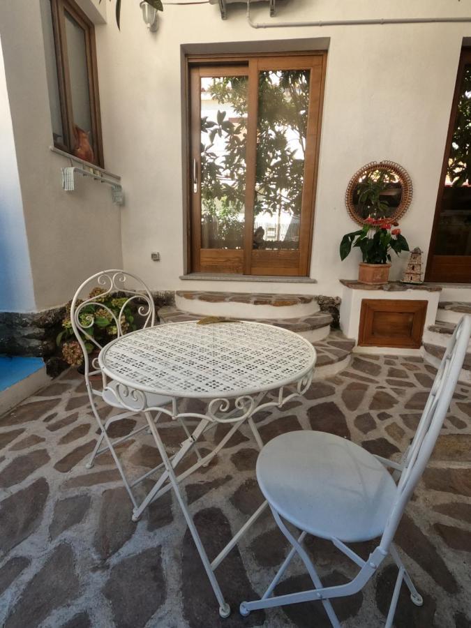 لا كاليتا Villa Sari Affitta Camere المظهر الخارجي الصورة